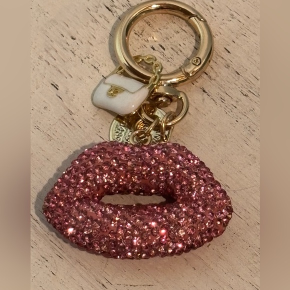Pink Crystal Rhinestone Lip Keychain - Picture 7 of 9